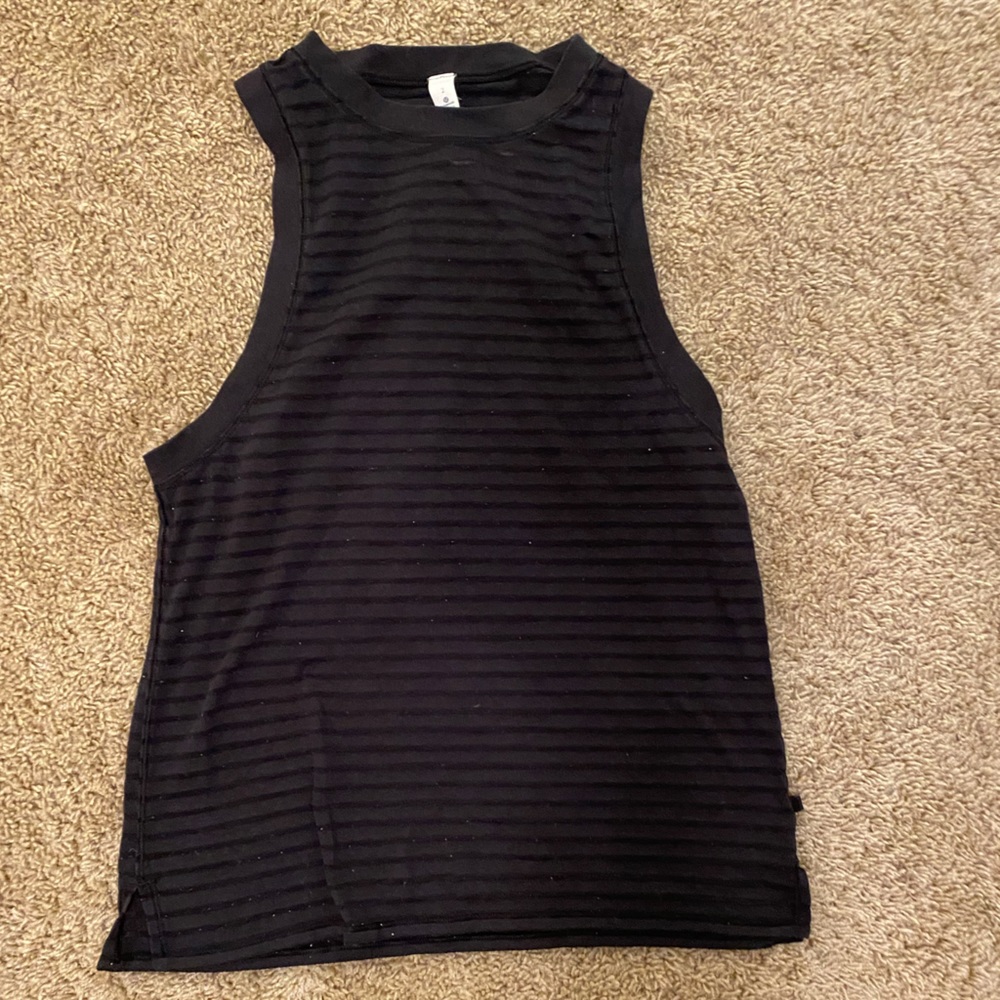 Black LULULEMON tank top